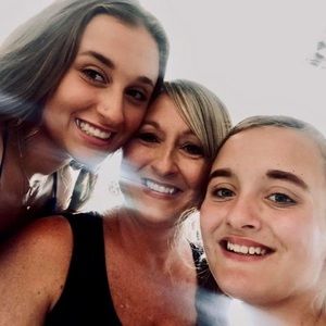 Meet your Posher, Robin